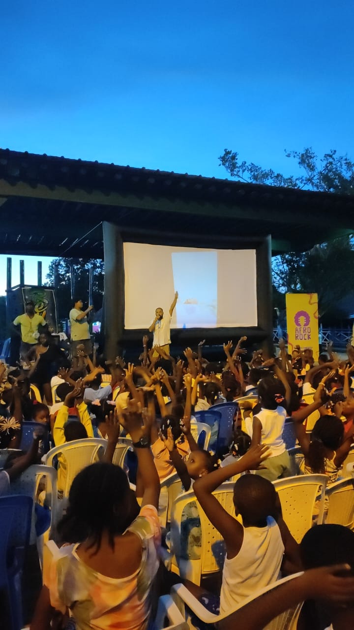 «Ruédalo Endi Kolao»: El Cine Itinerante que Ilumina San Basilio de Palenque