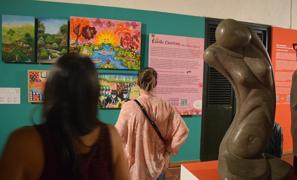 “Caribe Onírico” de Dora Moreno Zúñiga: Un Viaje a la Identidad Caribeña en el Museo San Pedro Claver